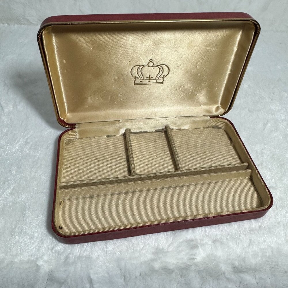 Vintage Red Leatherette Jewelry Box Red With Gold Crowns Horse Heads And Swords - Picture 4 of 7
